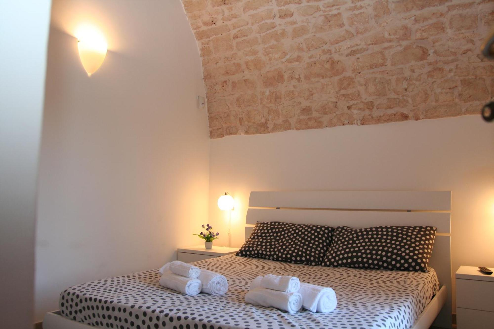 Bed and Breakfast La Dimora Gigante Castellana Grotte Habitación foto
